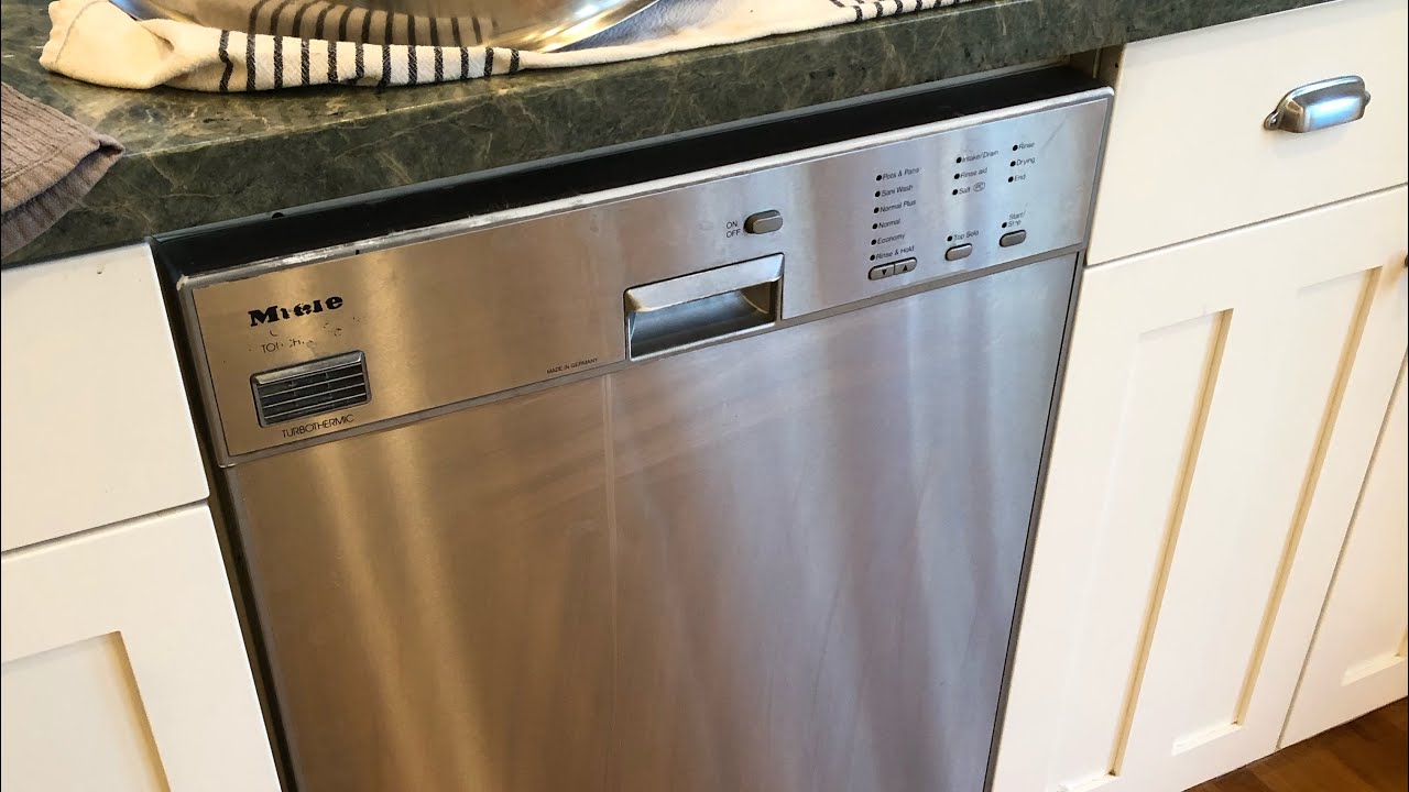 MIELE DISHWASHER — EASY LEVELING ADJUSTMENT