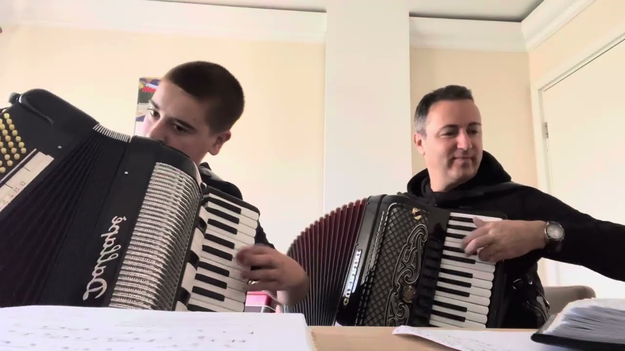 Jovan Rastović i Sale Zorkić-Nenadovo kolo(Jovica Petković)