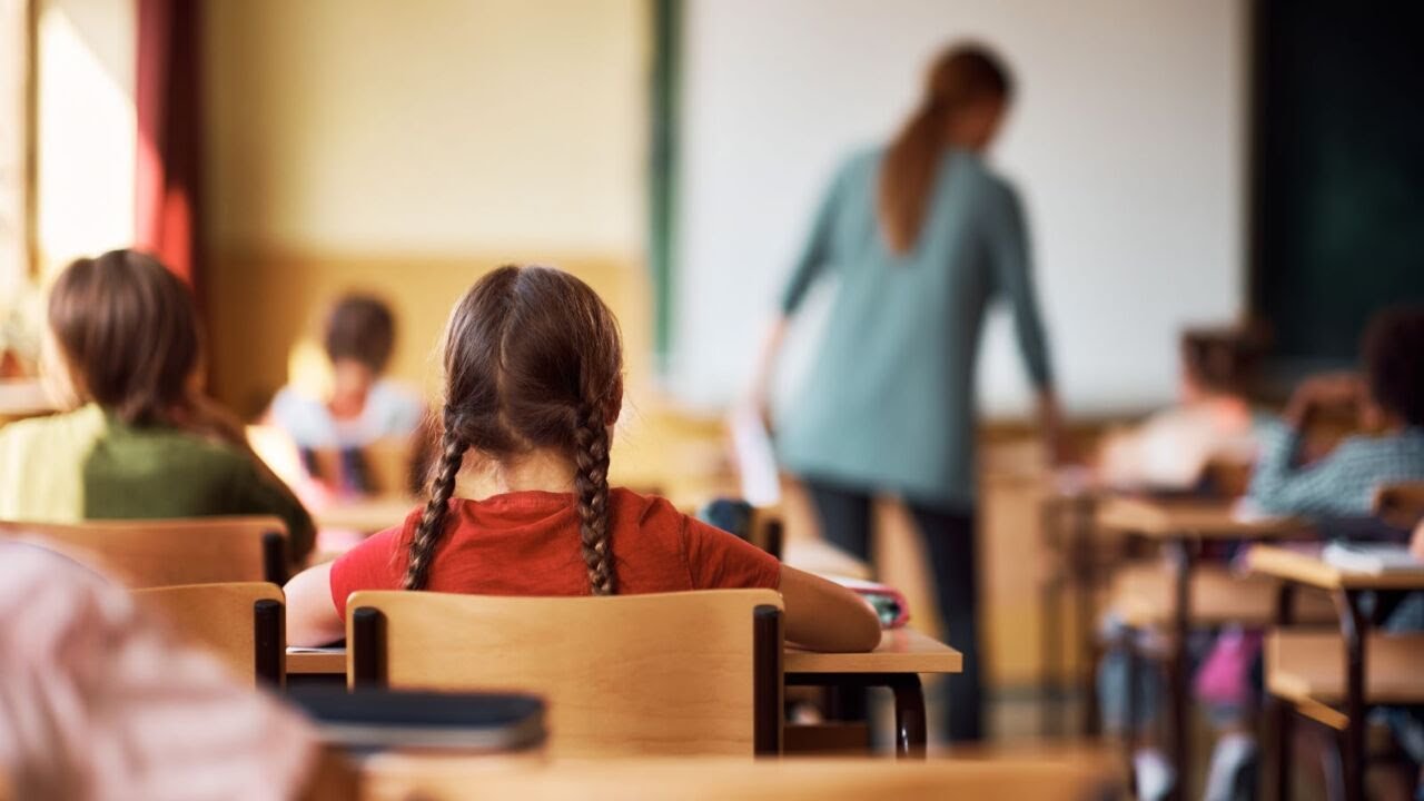 ‘Behind closed doors’: Teachers make children give group apology to stolen generation