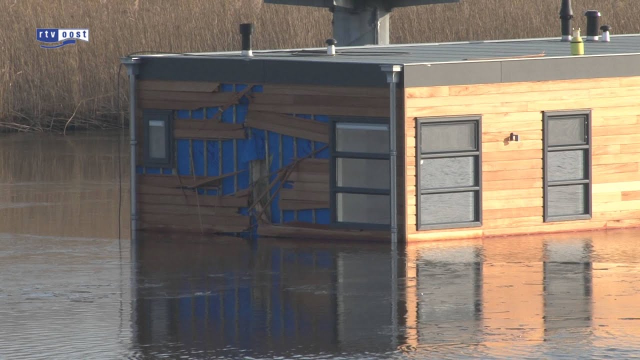 Houseboat sunk at Roggebotsluis between Dronten and Kampen