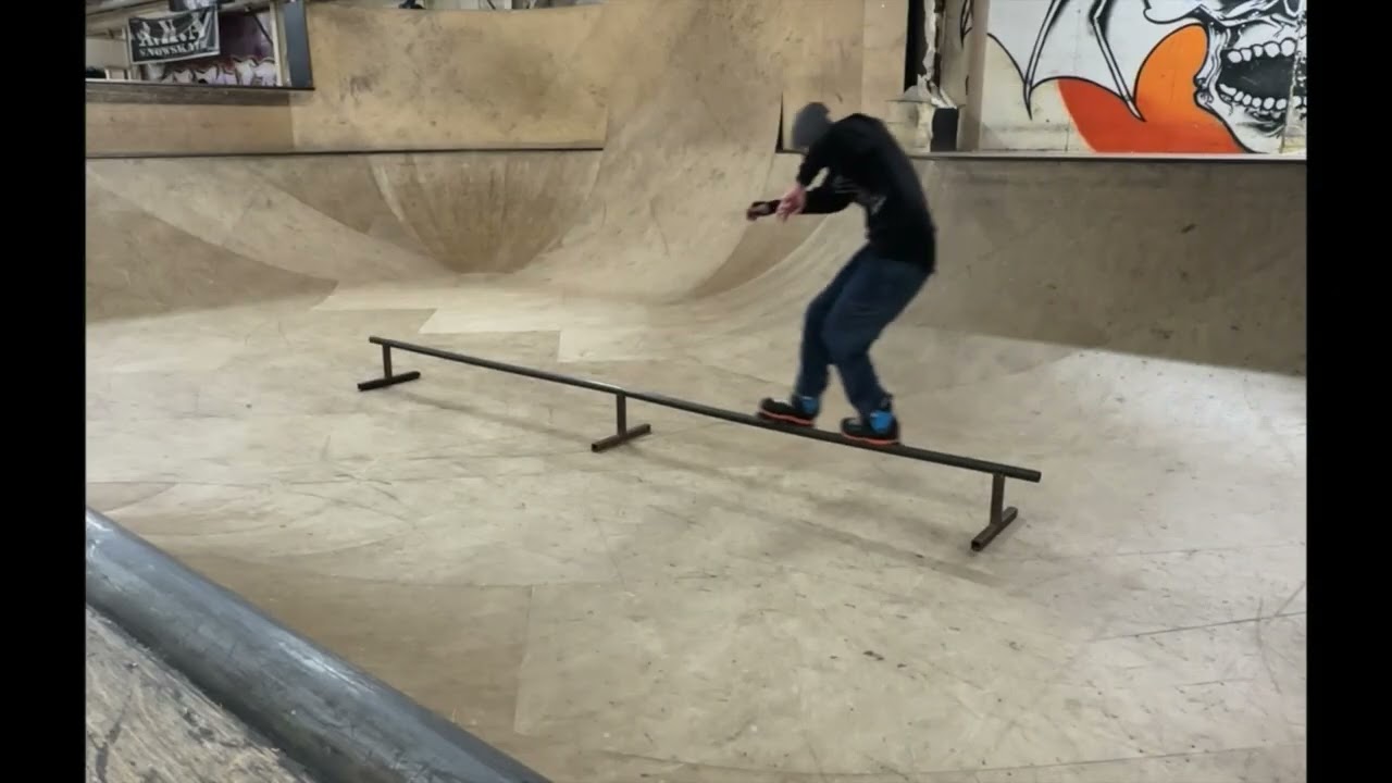 few SLO-MO grinds #aggressiverollerblading #rollerblading #agressiveinline