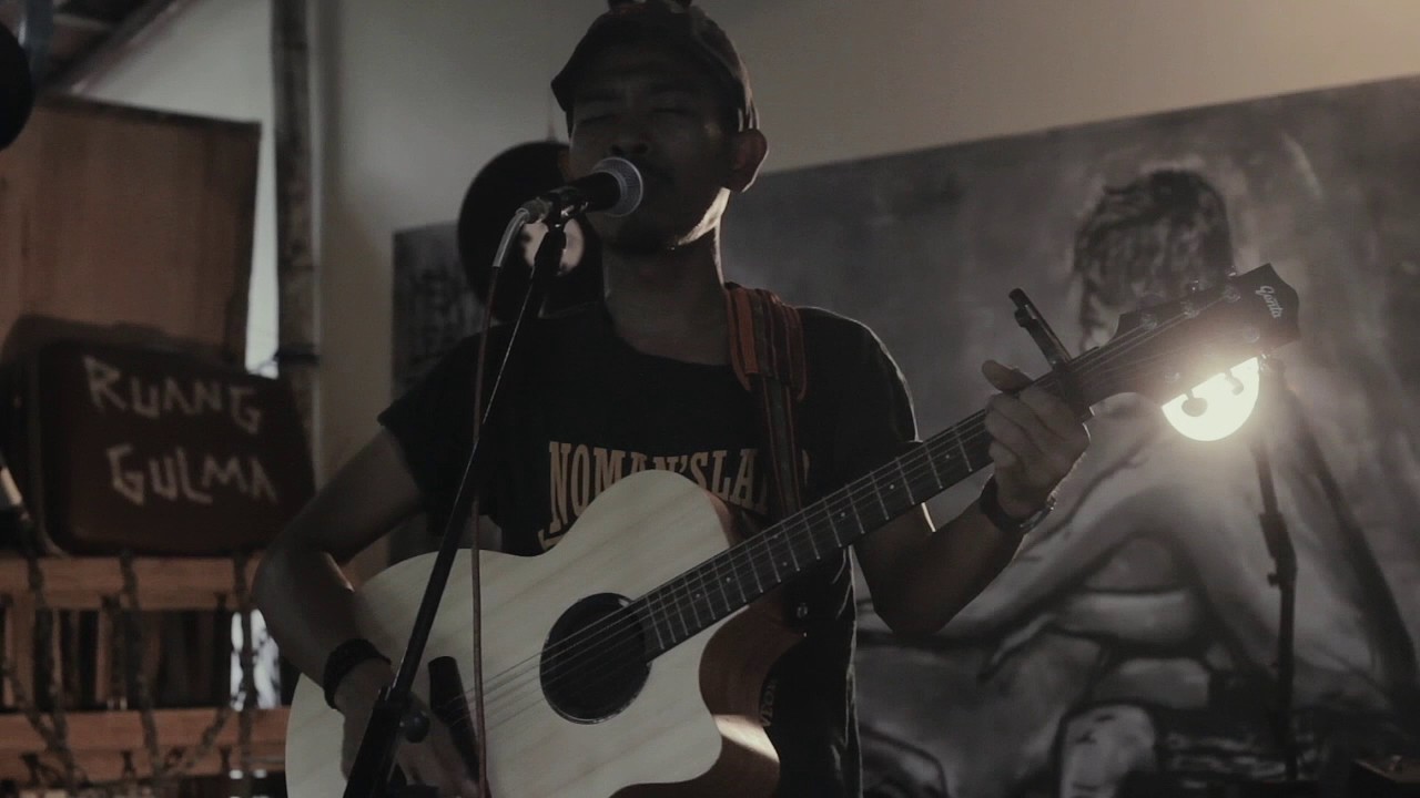 Iksan Skuter - Lagu Petani (Live at Ruang Gulma)