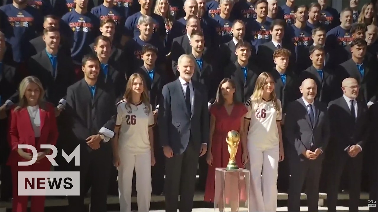Lamine Yamal, Rodri and Spain's World Cup Winners Meet King Felipe, Queen Letizia & Princess | AD1G