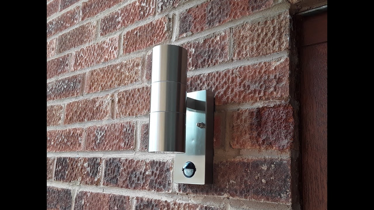 small shed Saturday #98 - Fitting a new front door light
