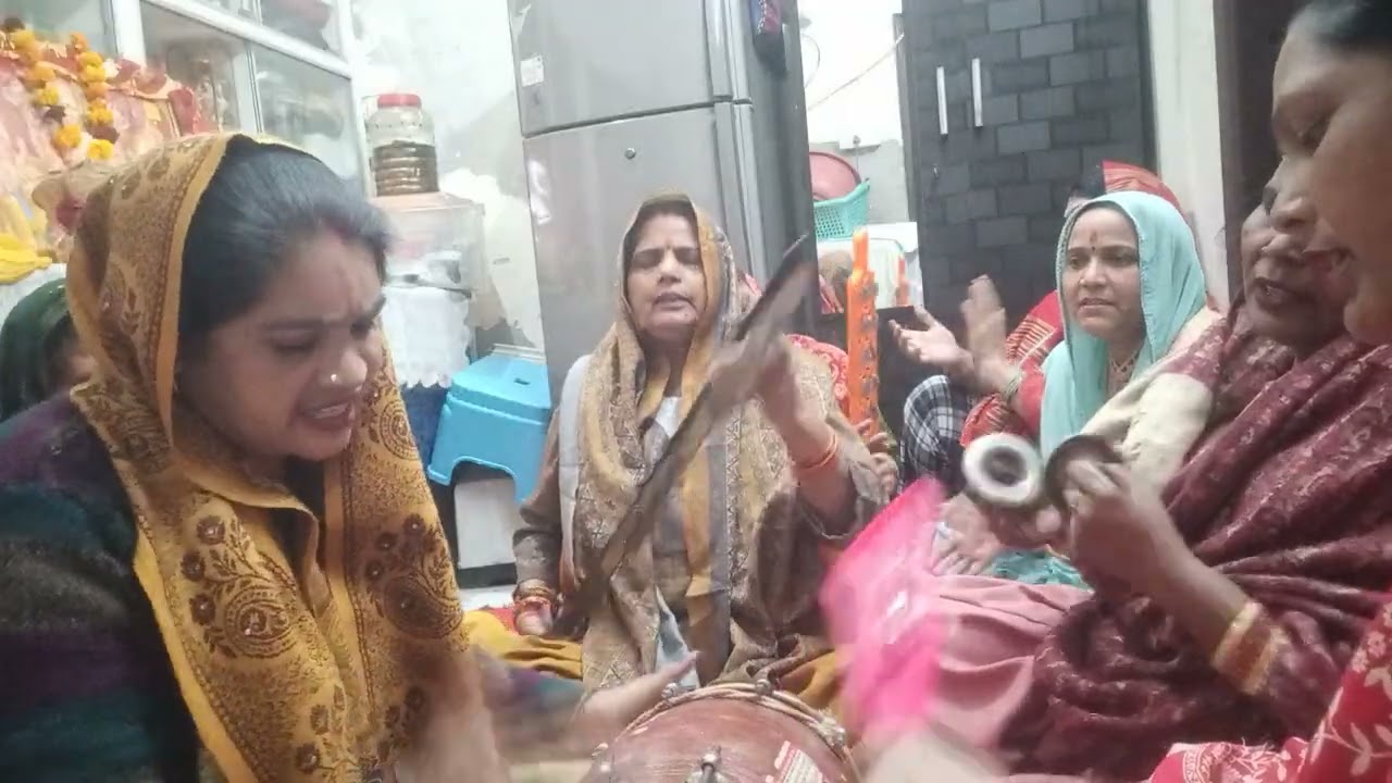 Dhoti chugali chori chugali dudh chhod De