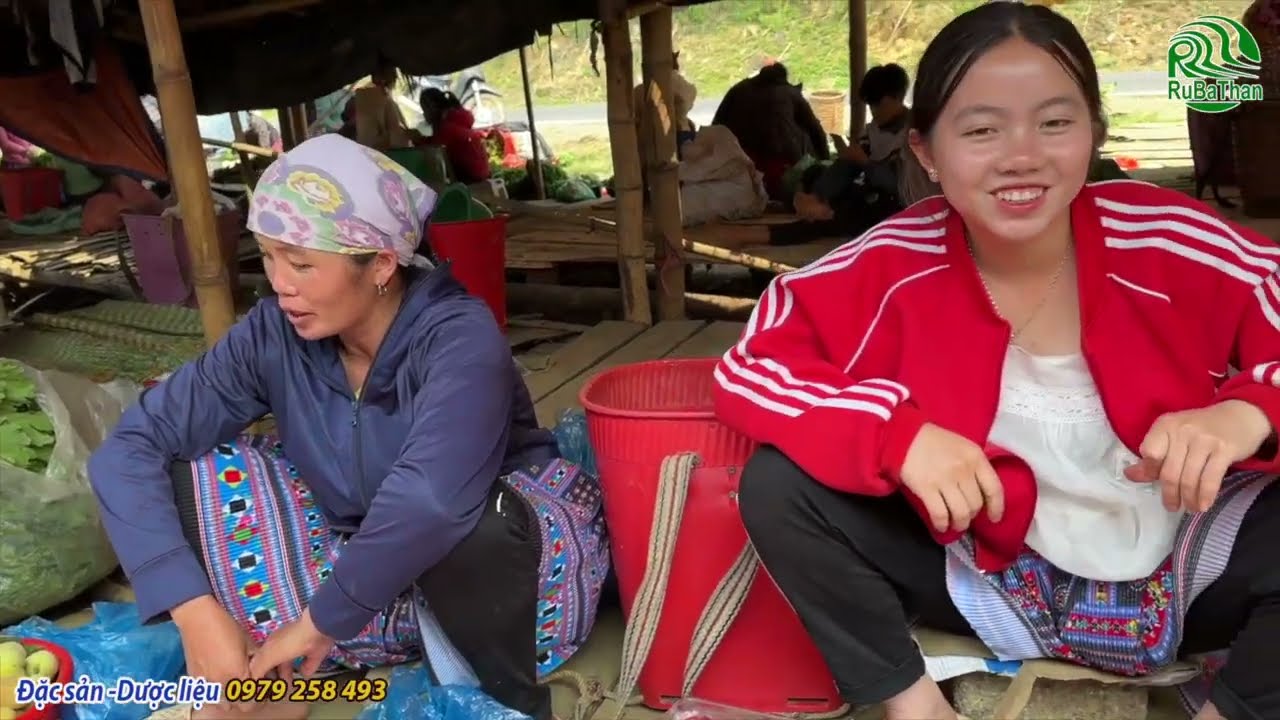 Phiên chợ nằm giữa Hoà Bình với Sơn La-Nóng nực cuối hè