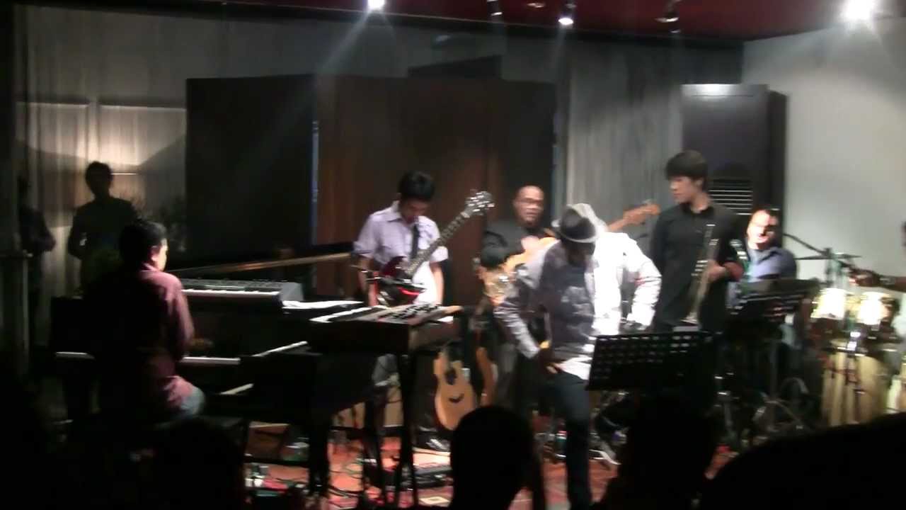 Glenn Fredly ft. Indra Lesmana - Sobat @ Mostly Jazz 03/12/11 [HD]