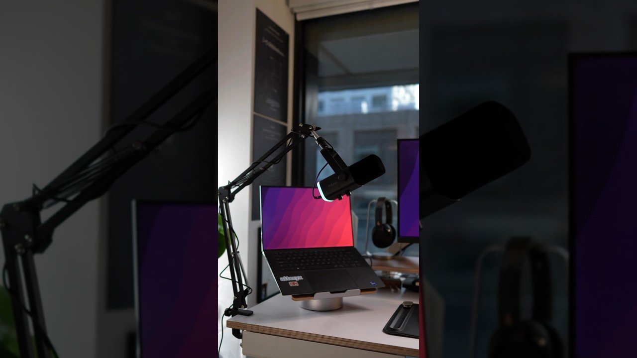 Introducing the FIFINE AM8 microphone paired together with the FIFINE Arm Stand. 🎙️