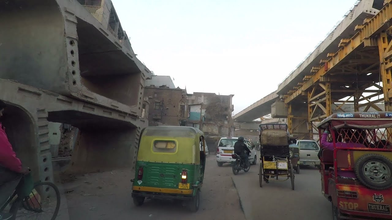 Driving in Delhi (Sadar Bazaar to Tis Hazari) - India