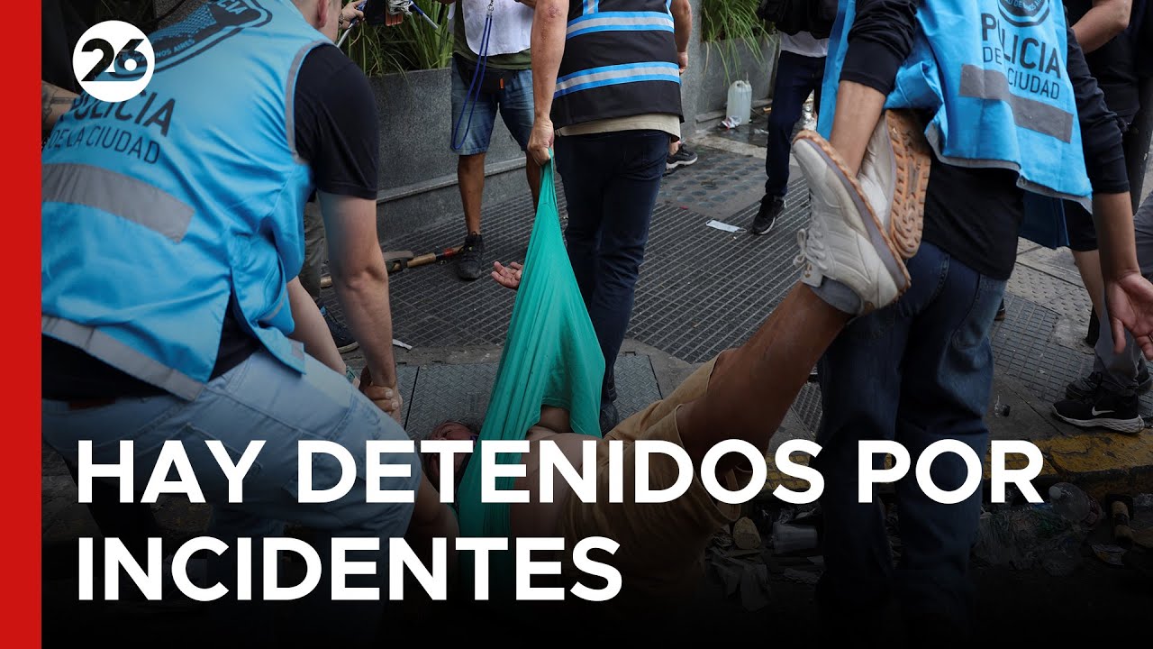 🇦🇷 AHORA | Hay 2 detenidos y 4 policías heridos por los incidentes