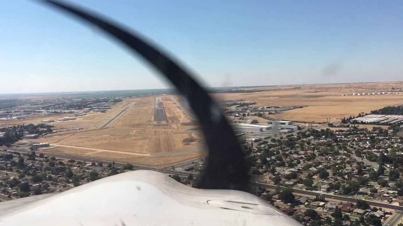 Meadows Field (KBFL) Landing