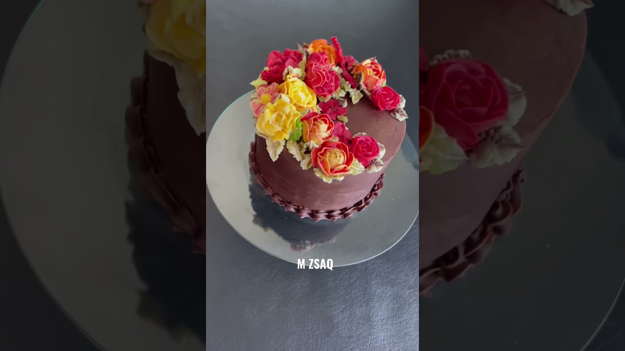 Floral wreath Cake #ganache #flowers #cakedecorating #food #easy #design #art #cake #mzsaq #shorts