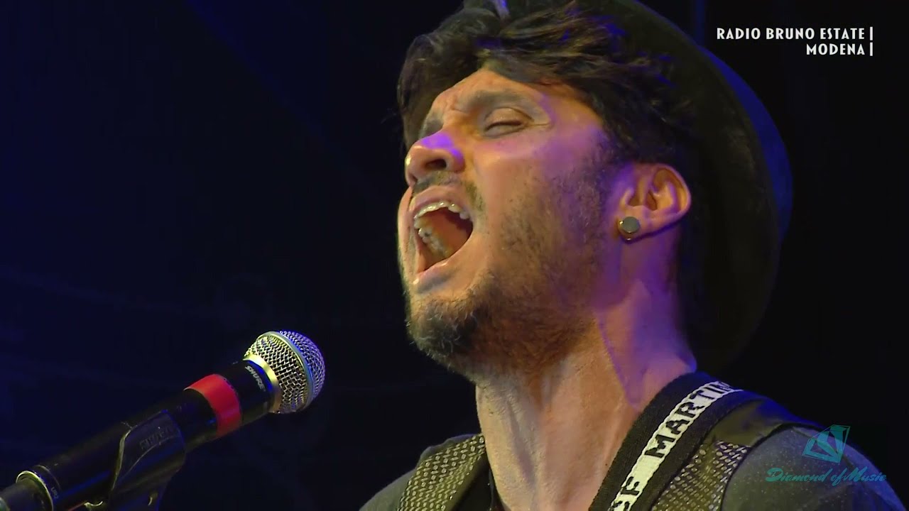 Fabrizio Moro - Portami via (Acoustic) -  Live (Full HD)