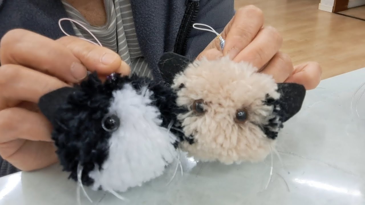 ハチワレ猫とキジトラ猫ポンポン作り