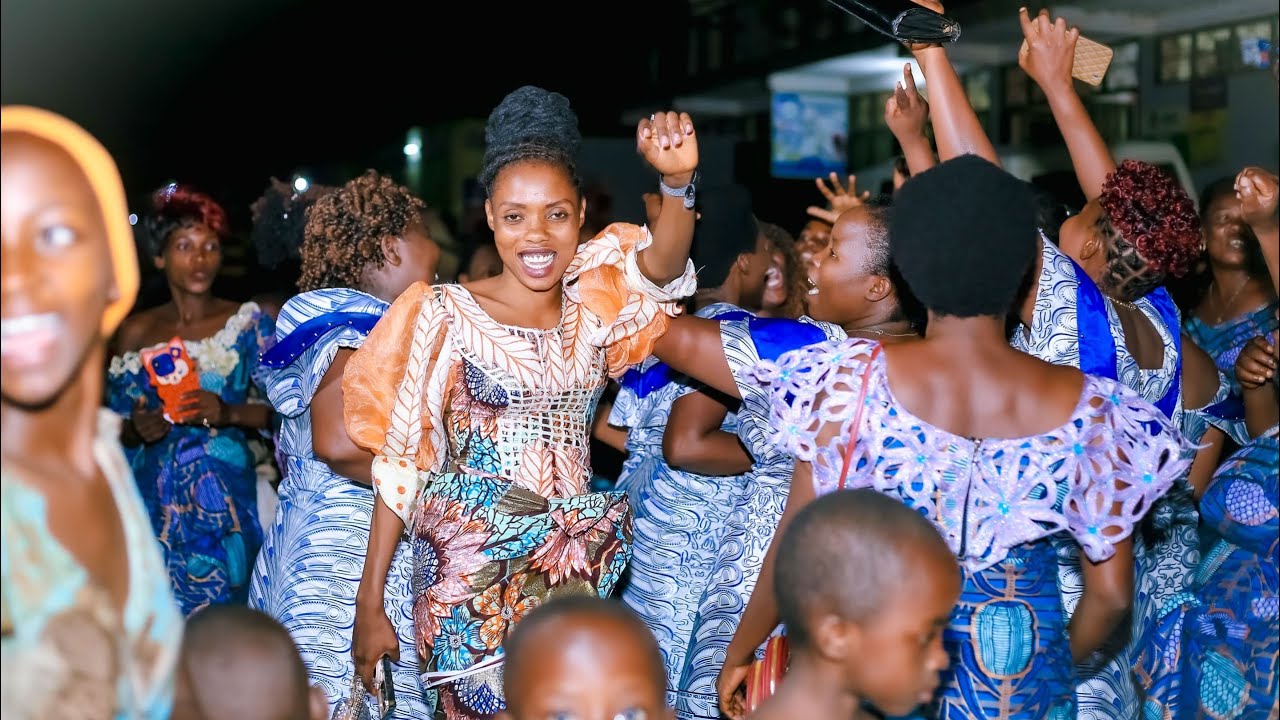 UKO UMUSI WA LE8 MARS WAGENZE KUBAKENYEZI BASANZWE BABA MUKIBEMBE MURI COMMUNE KANYOSHA.