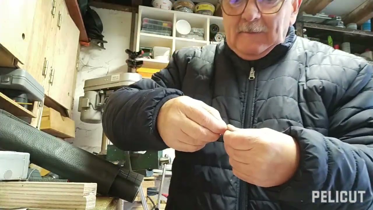 2 ème ça y est le support de tablette avec charnière sur le tableau de bord de mon camping car 