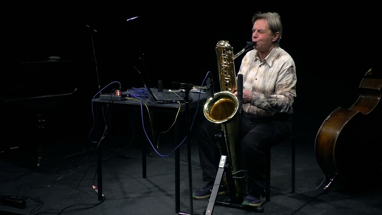 Nikolay Rubanov (bass saxophone & live electronics)