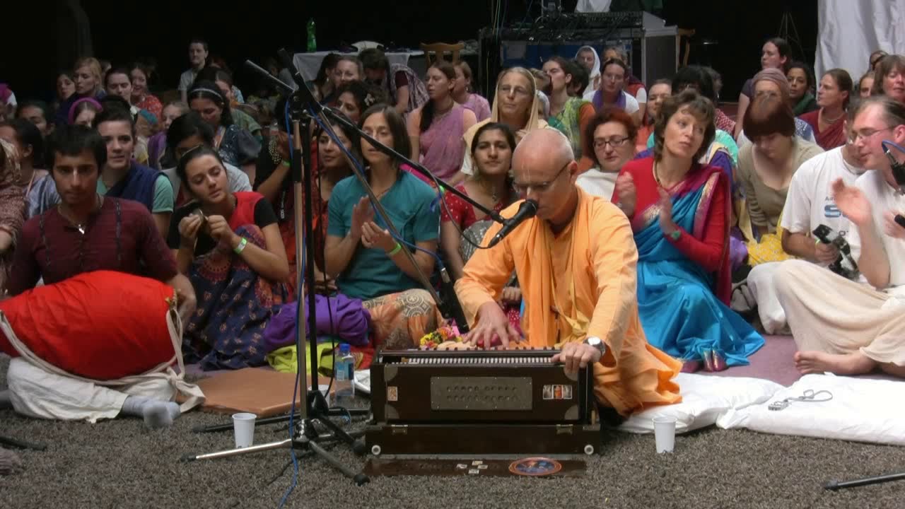 Kirtan Mela Nama Yagna with H.H. Kadamba Kanana Swami 02.09.2011 in Feriendorf Hoher Hain - Germany