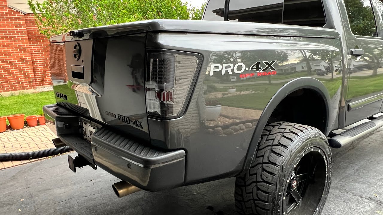 New ACANII gunmetal taillights, nuevas luces para mi pickup.from Amazon