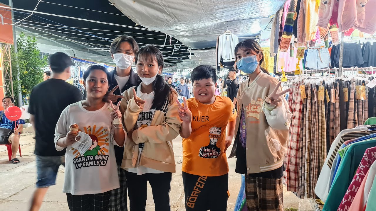 Cùng Cả Team Đi Hội Chợ Thái Lan .
