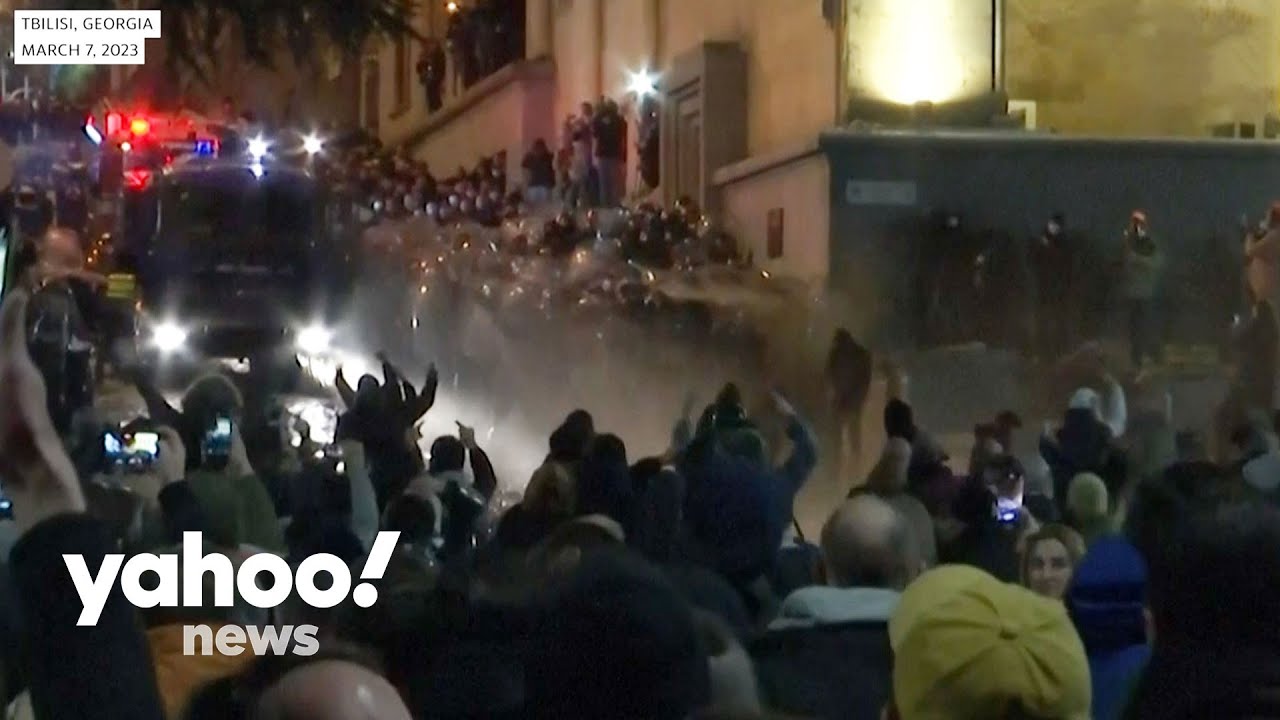 Thousands protest 'foreign agents' law in Georgia