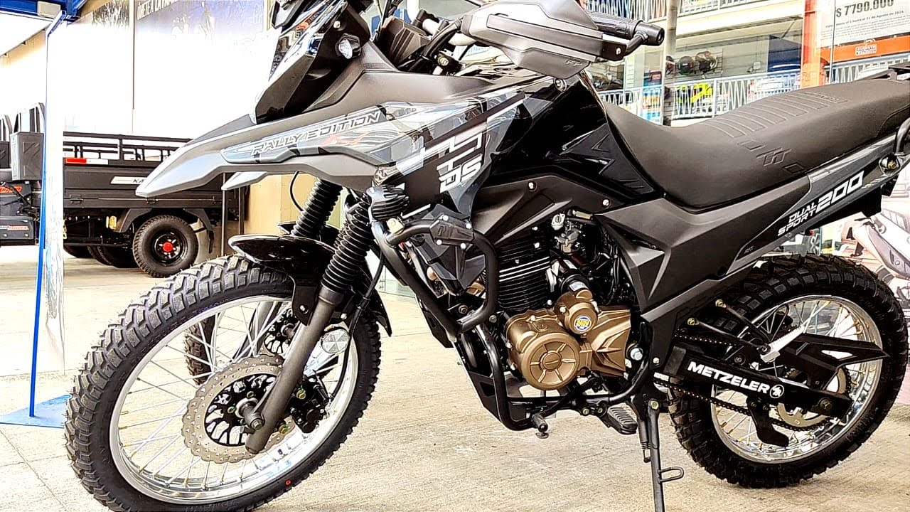 AKT TT DS 200 Rally Edition VII - ¿Vale la pena pagar más por unos accesorios?