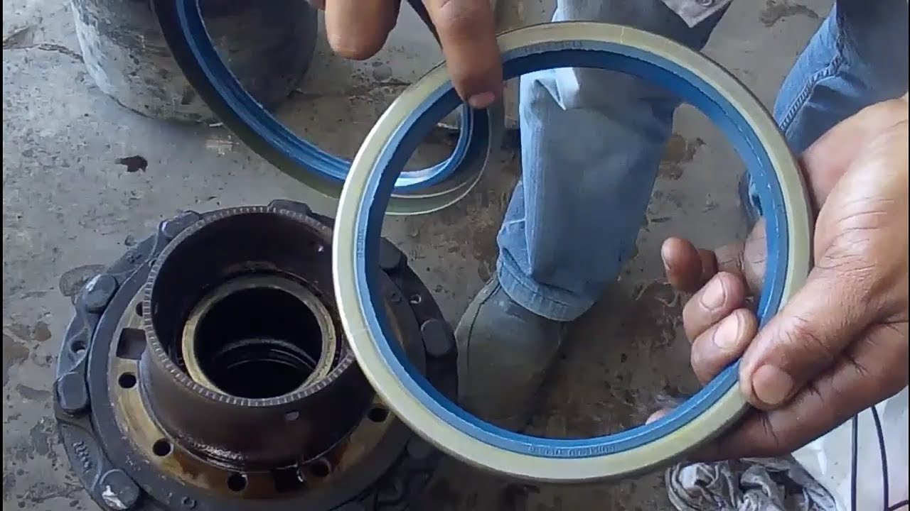 Wheel Hub oil Leak (oil seal replacement very easy to replace) .