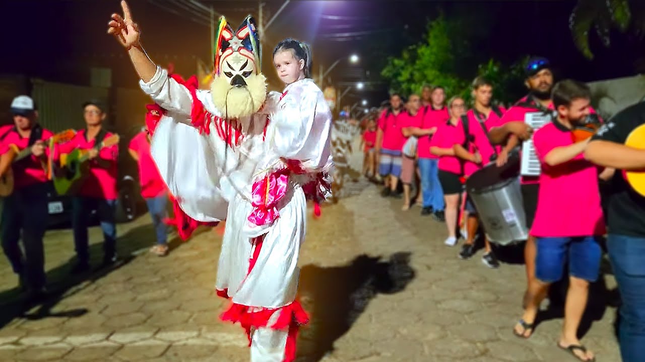 LINDA MEIA LUA FOLIA DE REIS NOVA GERAÇÃO 2026 * Muita gente *