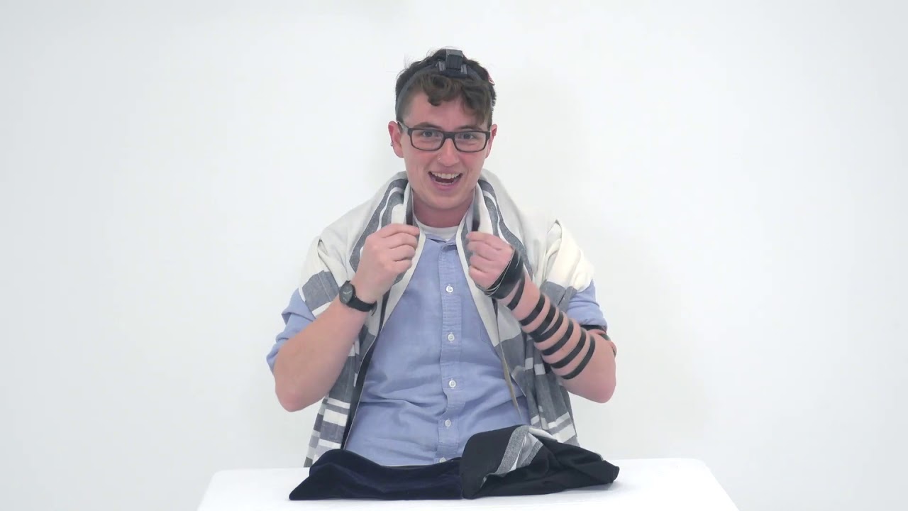 How to Put on Tefillin Ashkenazi Style for Right Handers - All Genders Wrap