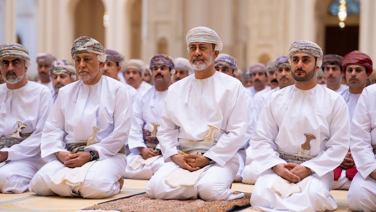 جلالة السلطانِ المعظم يؤدي صلاة عيد الأضحى المبارك في جامع السلطان قابوس بولاية نزوى محافظة الداخلية
