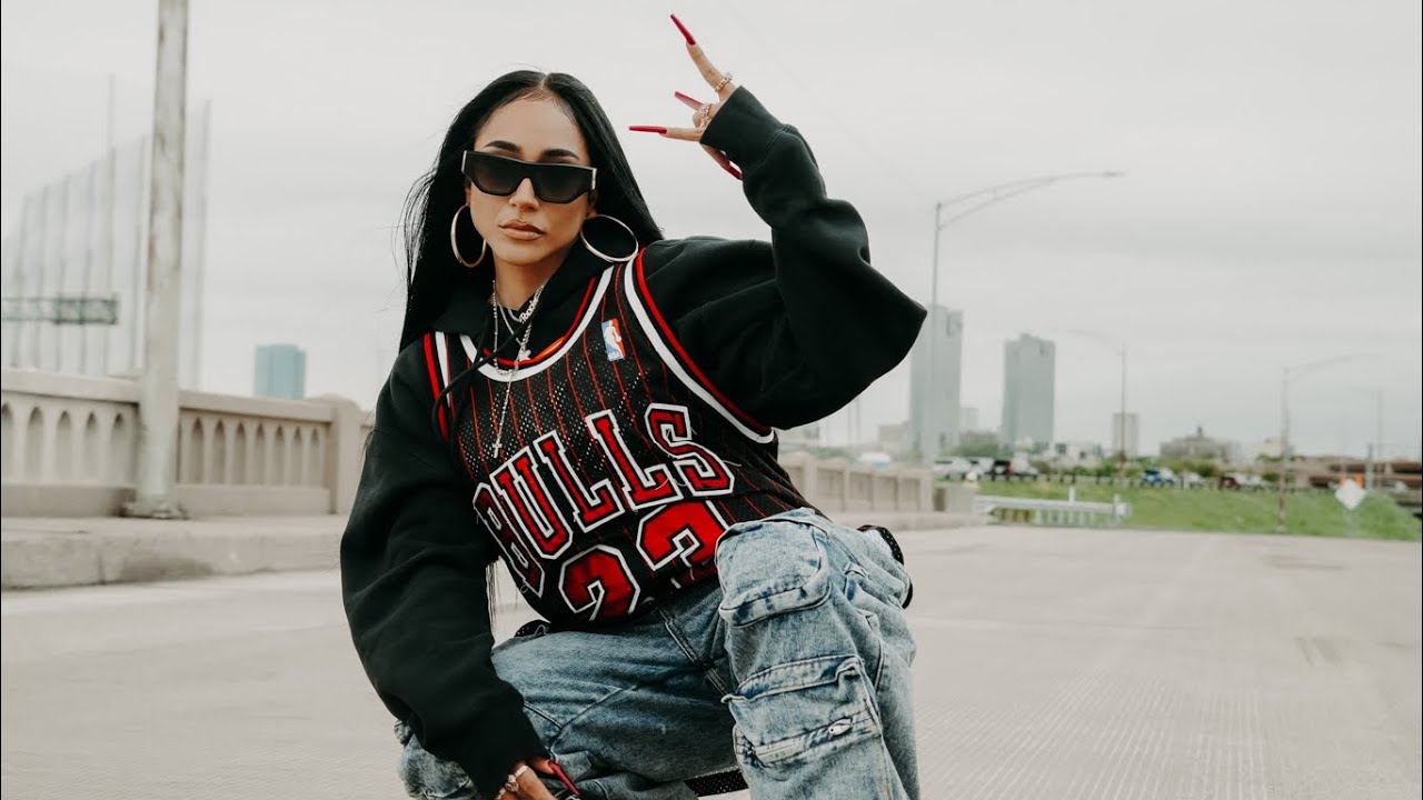 Krystall Poppin - &ldquo;Best Rapper Alive&rdquo; [FREESTYLE]