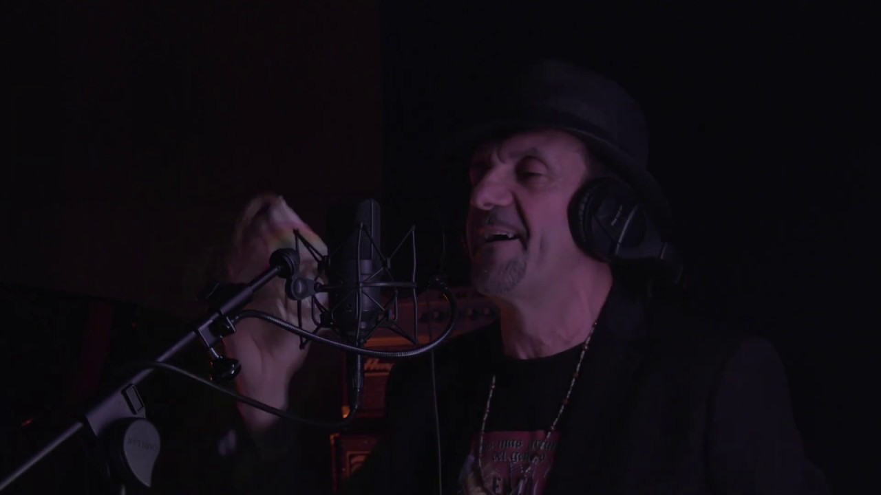EL V AND THE GARDENHOUSE - EL DOCTOR ( Libertad Acoustic Version )