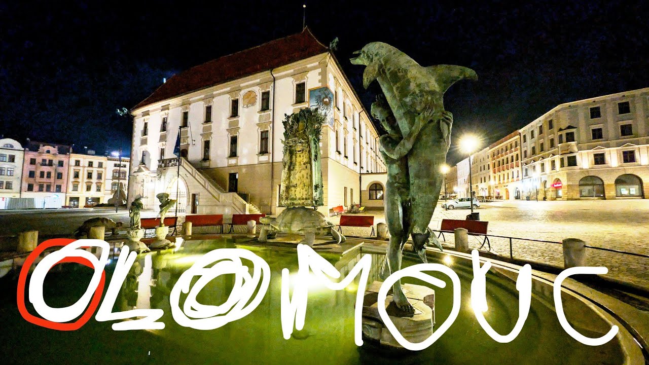 Olomouc - Komentovaná Večerní Procházka Centrem - Barokní Kašny, a Historická Radnice s Orlojem