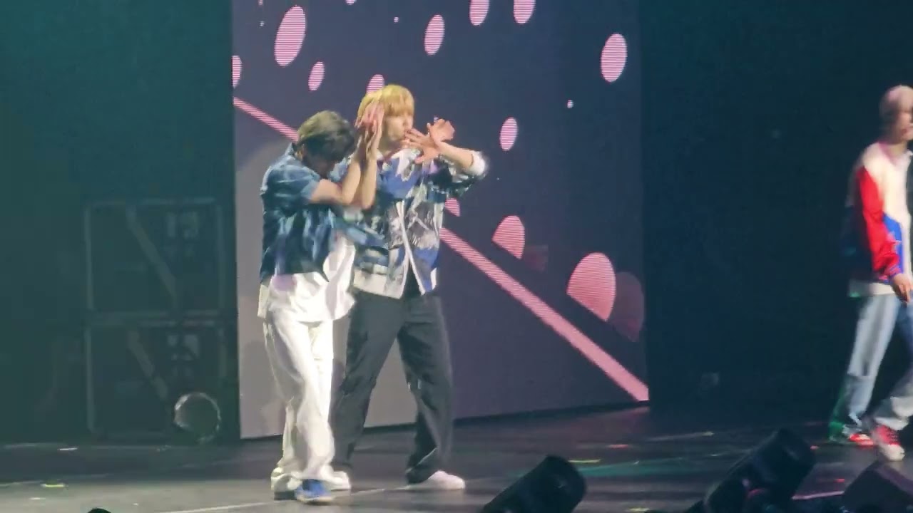 NCT DREAM HELLO FUTURE  PARIS ZENITH 2023 4K 60FPS