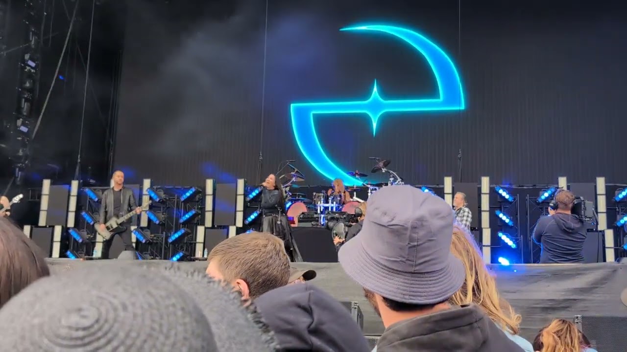 Evanescence - Going under at Sweden Rock 24