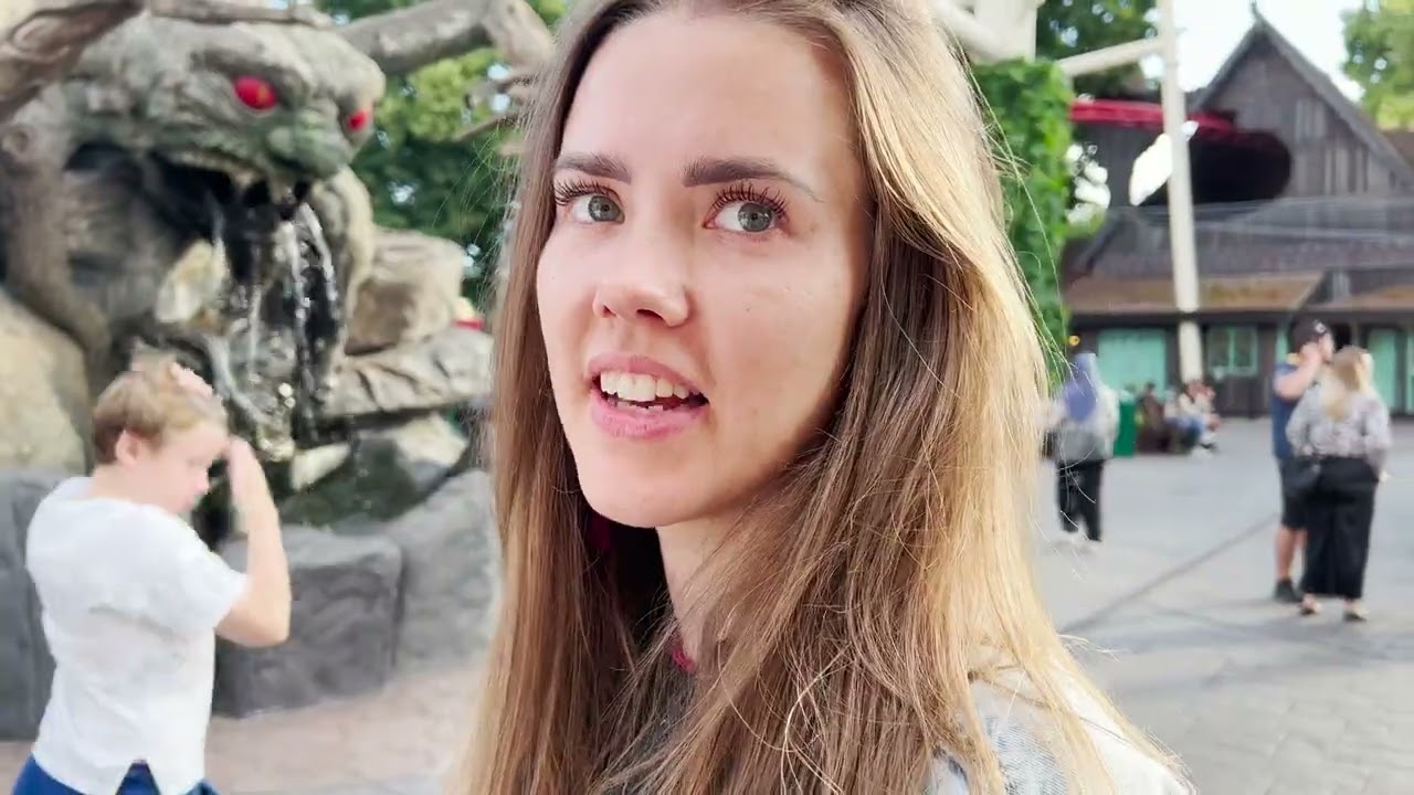 Brauciens uz Gröna Lund atrakciju parku Stokholmā.
