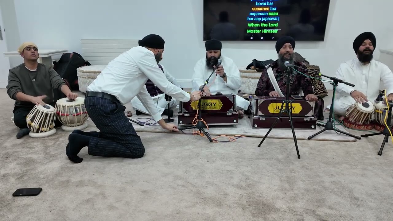 5 Bhai Baljit Singh Ji (USA Wale) Bhai Jagjit Singh Ji Juggy (Coventry Wale) At Home - End