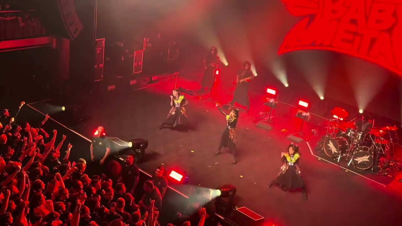 Babymetal - Road of Resistance (with Wall of Death), Brussels, Ancienne Belgique, 4 Dec. 2023