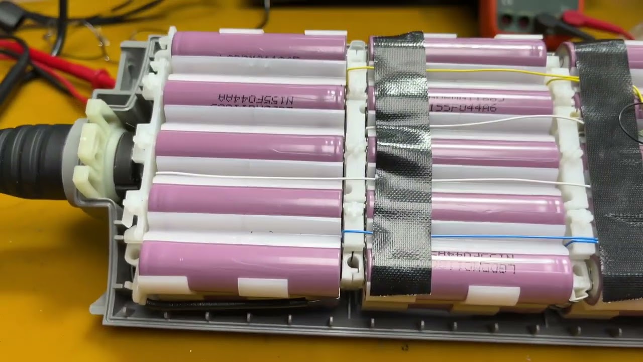 Power Pack 400 Gepäckträger Akku repariert.