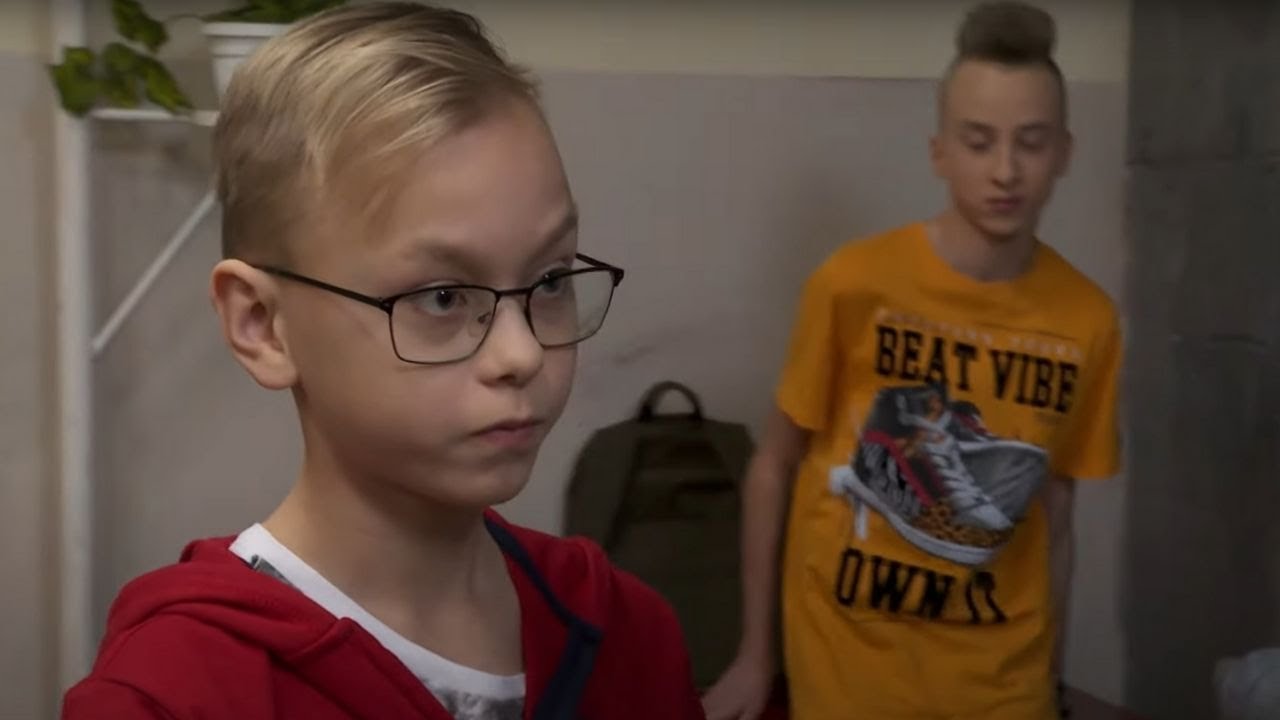 Uczeń chciał być bardziej męski. Poprosił przyjaciela o pomoc... [Szkoła odc. 848]