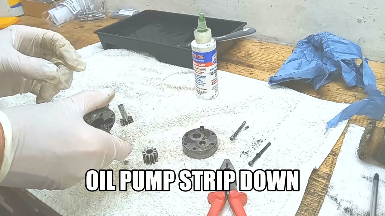Triumph Trident T160 Rebuild. Part 70: Stripping the Oil Pump