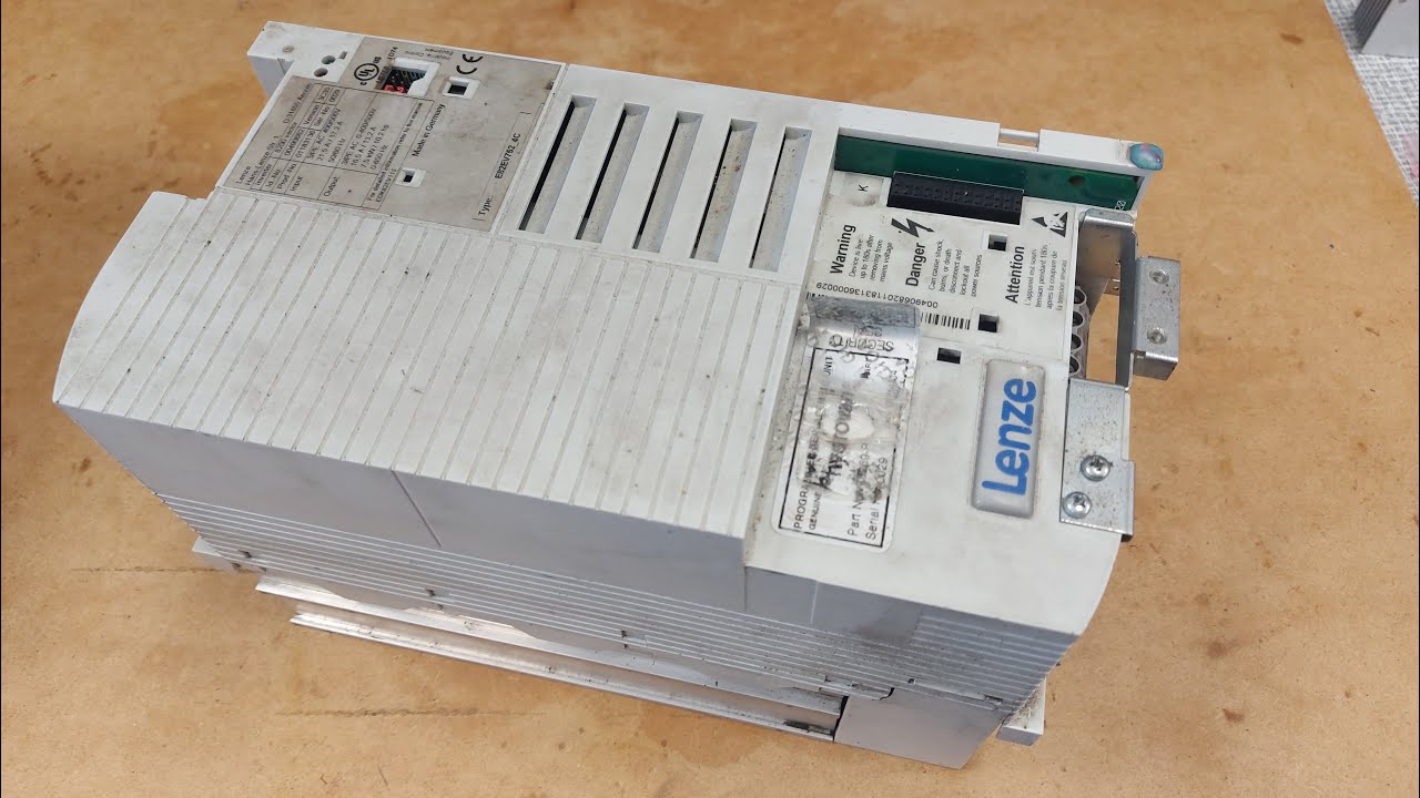 Falownik Lenze E82EV752 Vector 8200 naprawa falownika brak zasilania schemat