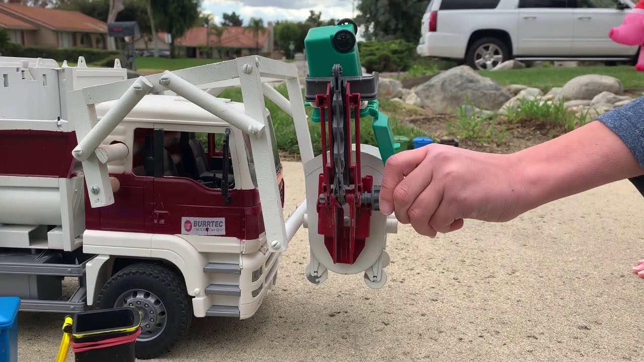 Toy Garbage Trucks: In Action, On Route! (Fully Customized)