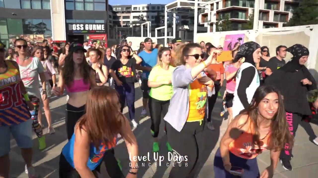 ZUMBA WITH DIDEM ZEYBEK AT LEVEL UP DANS SCHOOL😍😍💃🕺