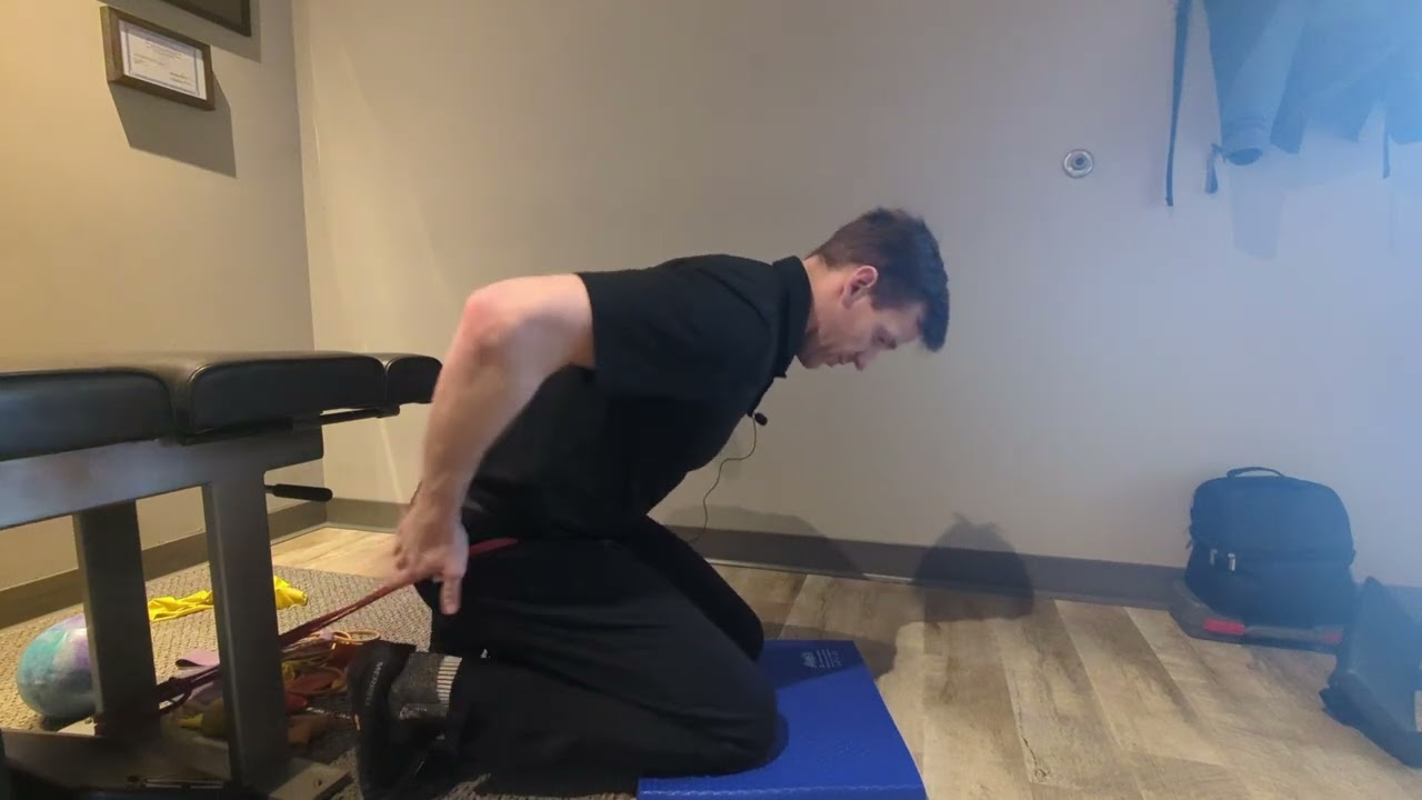 CSC: Banded Tall Kneeling Hip Hinge