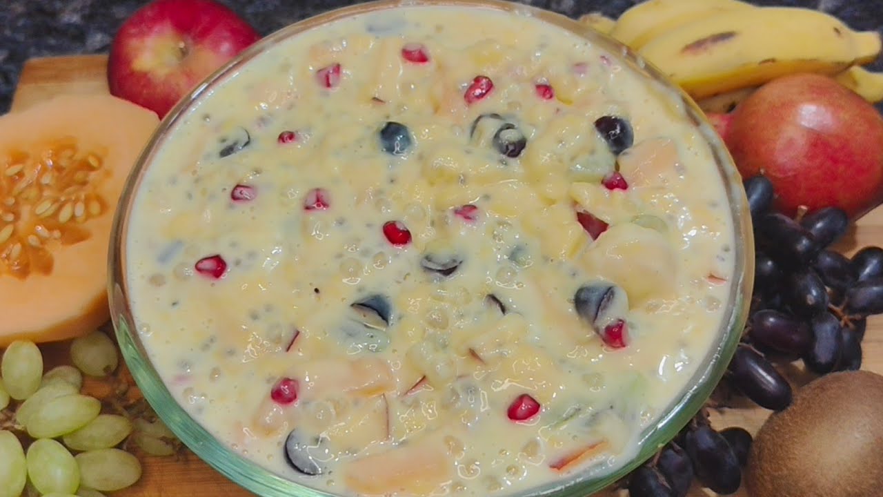 ತಂಪಾದ ಫ್ರೂಟ್ಸ್ ಸಲಾಡ್/Custard Fruits Salad Recipe in Kannada #fruitsalad #fruits #saladrecipe #salad