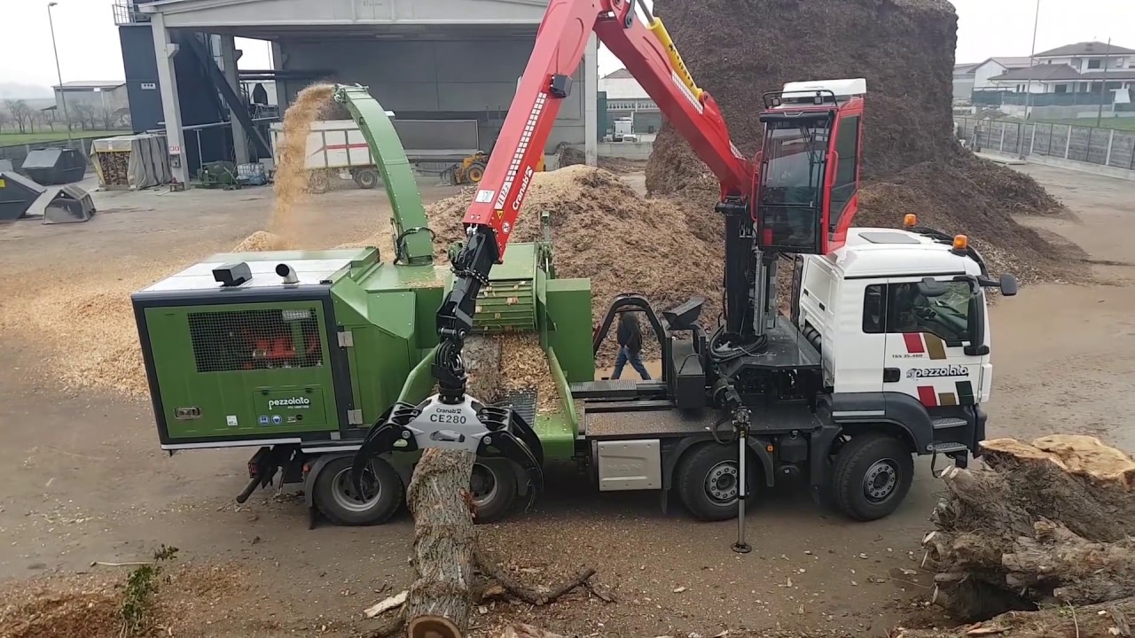 PTH 1000/1000 M Pezzolato drum wood chipper driven by SCANIA DC16 motor, 656 Hp