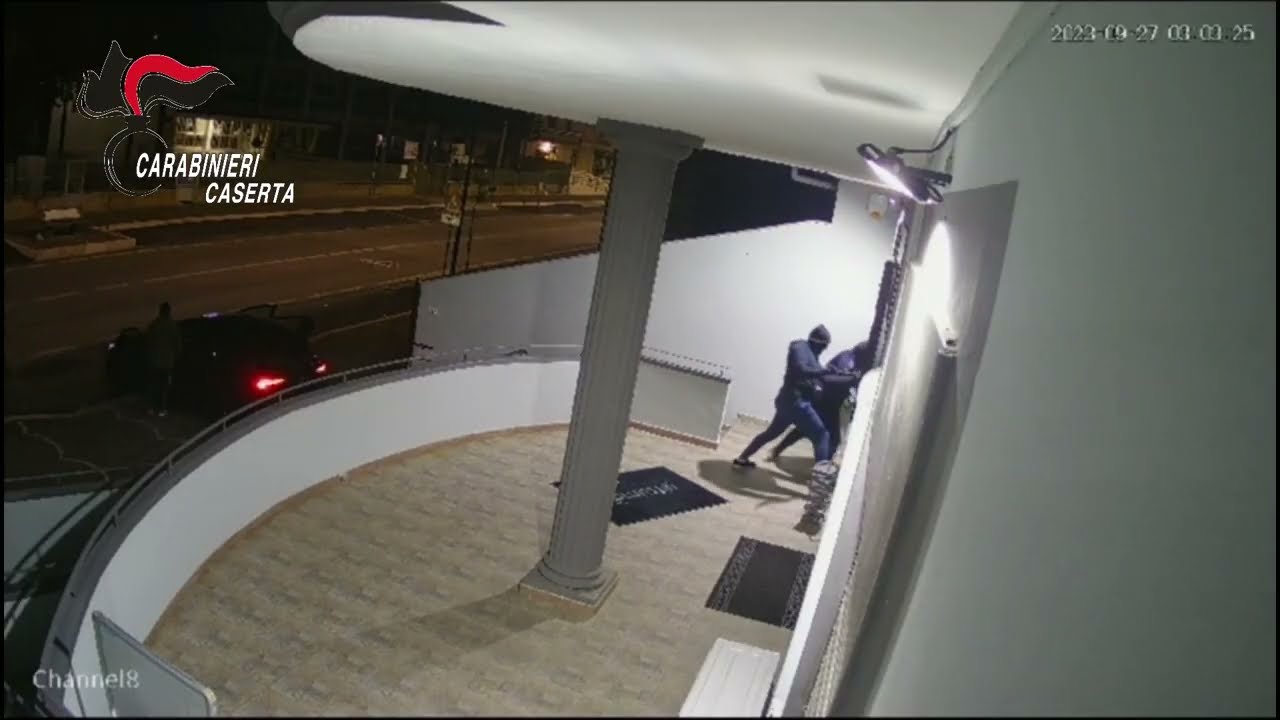 Aversa: furti e danni per 280mila euro, fermata banda