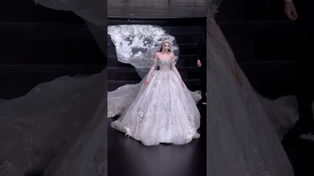 Vestido de Noiva luxo com brilho v&eacute;u e cauda longa #noivas #vestidodenoiva #wedding