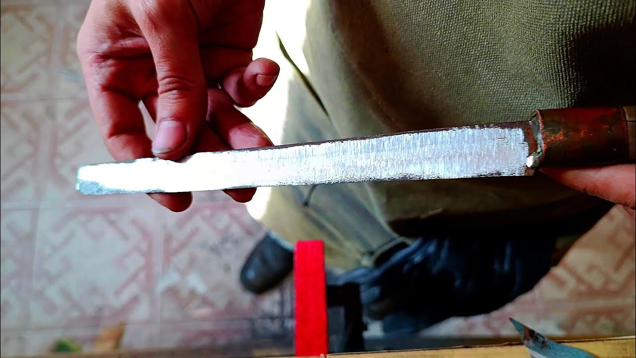 ¿Se puede salvar este cuchillo japonés? | Japanese Knife Restoration
